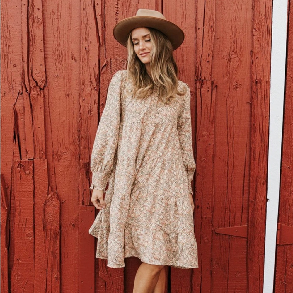 Love Olive Co Tan Floral Dress Size S